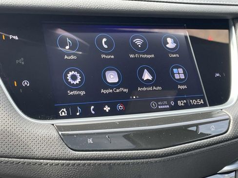 New 2025 Cadillac XT6 Luxury image 28