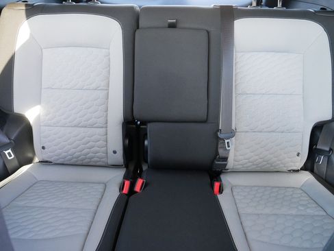 Used 2018 Chevrolet Equinox LT image 13