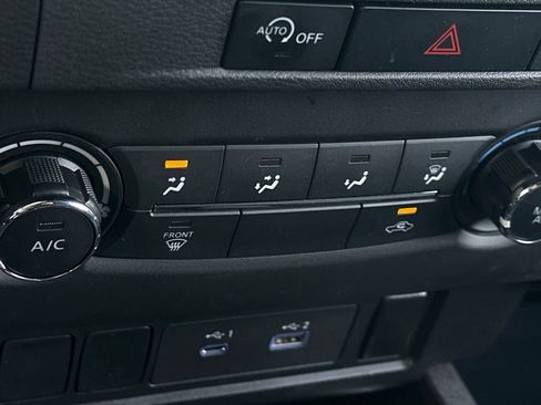Used 2024 Nissan Frontier SV image 21