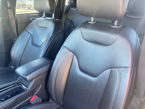 Used 2025 Jeep Compass Limited AWD/4WD image 36