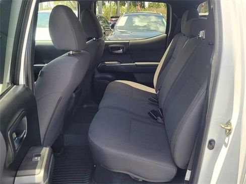 Used 2018 Toyota Tacoma TRD Sport w/ Technology Package RWD image 11