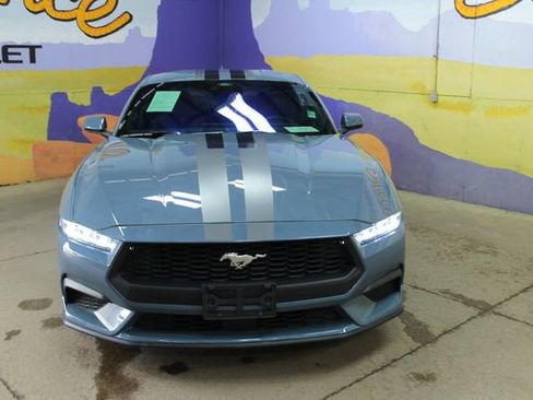 Used 2024 Ford Mustang Coupe RWD image 3