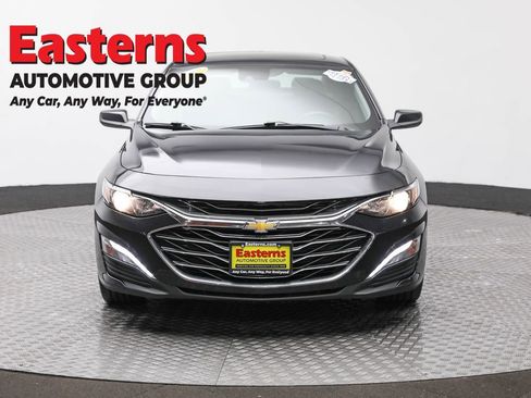 Used 2023 Chevrolet Malibu LT image 2