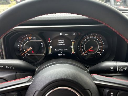 Used 2024 Jeep Gladiator Rubicon w/ Technology Group image 26