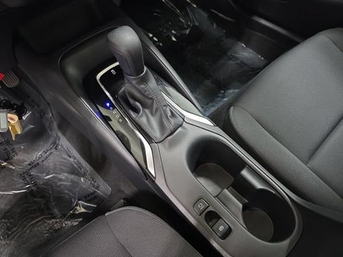 Certified 2025 Toyota Corolla LE FWD image 22
