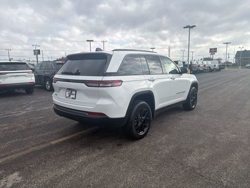 New 2026 Jeep Grand Cherokee Altitude AWD/4WD image 3