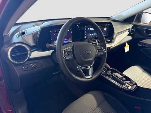 New 2026 Chevrolet Trax LT w/ Midnight Edition FWD image 10