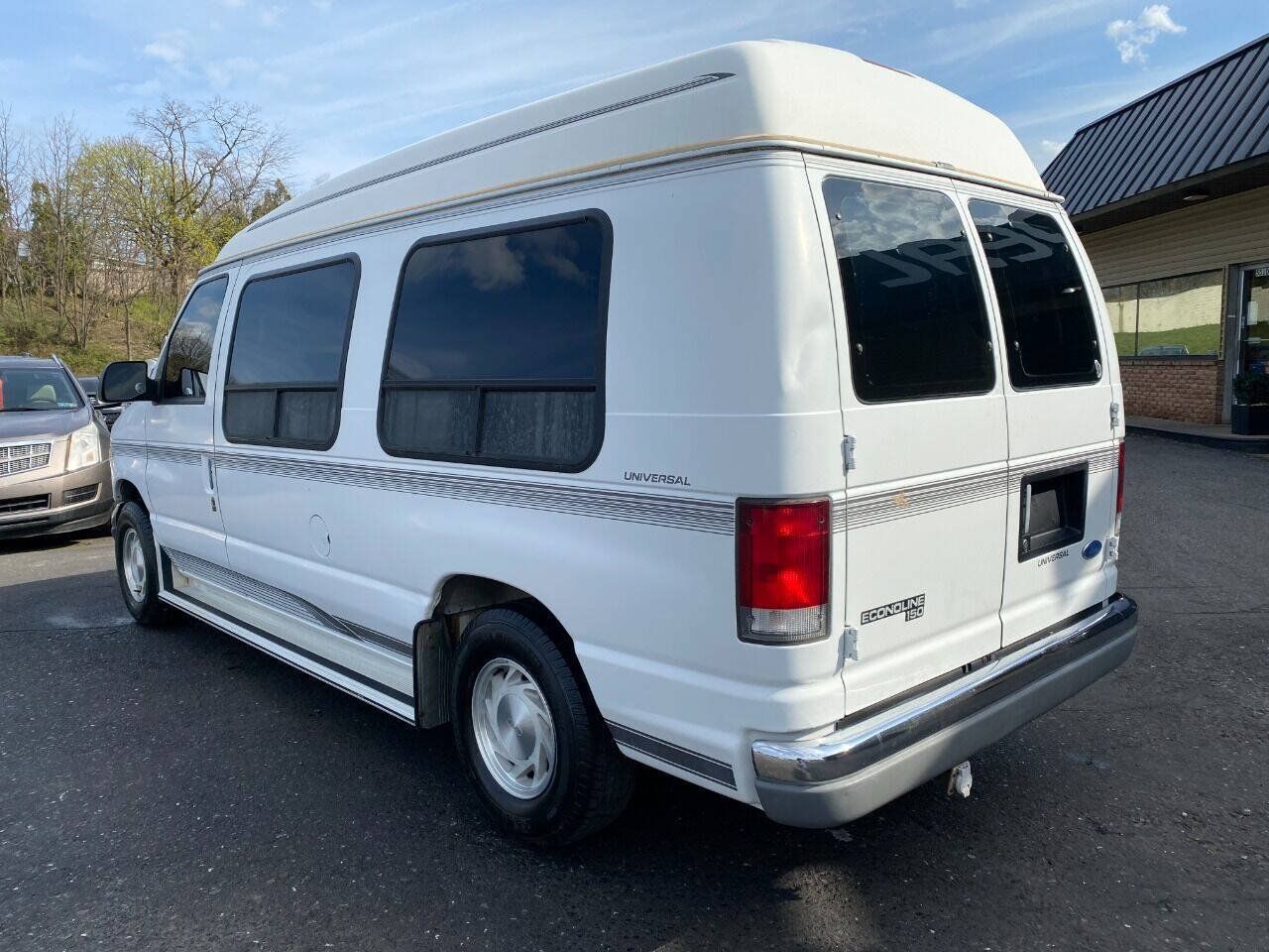 Used 1997 Ford E-150 and Econoline 150 RWD image 7