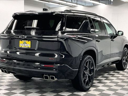 Used 2025 Chevrolet Traverse RS w/ LPO, Floor Liner Package AWD/4WD image 11