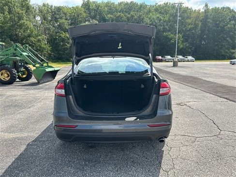 Used 2020 Ford Fusion SE image 15