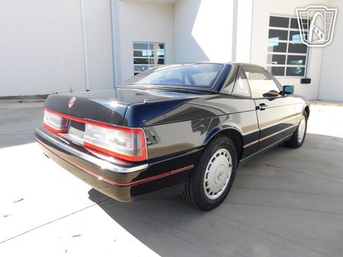 Used 1989 Cadillac Allante image 25