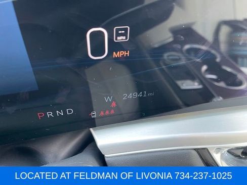 Used 2024 Cadillac Lyriq Luxury image 8