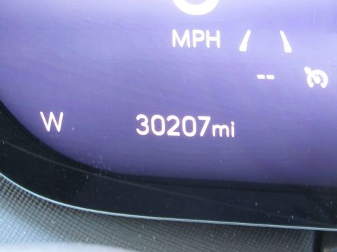 Used 2025 Buick Enclave Preferred image 31