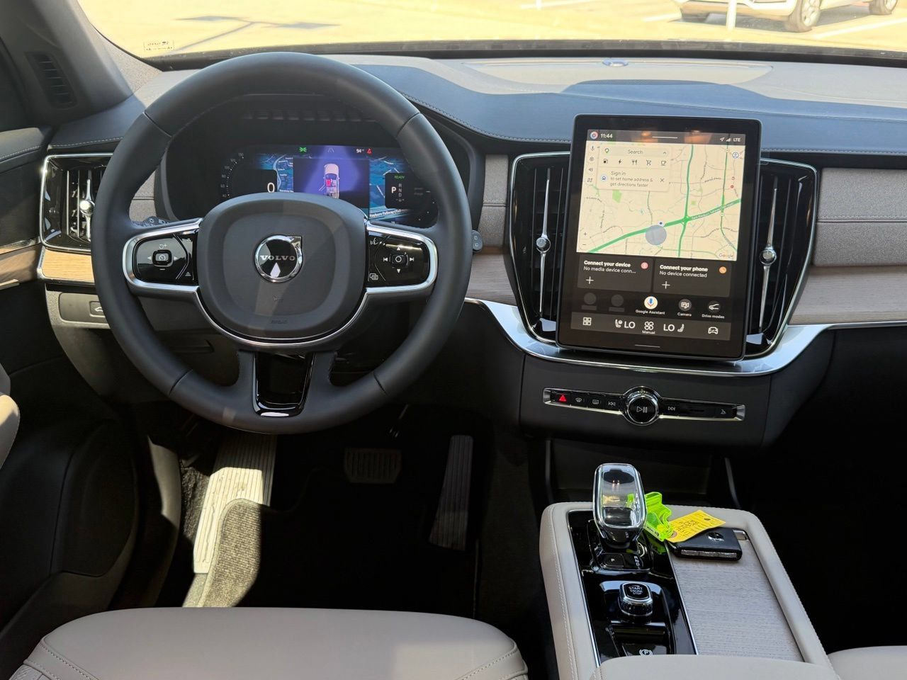 New 2026 Volvo XC90 T8 Plus w/ Protection Package Premier AWD/4WD image 9