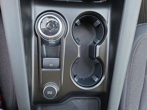 Used 2025 Ford Explorer Active AWD/4WD image 19