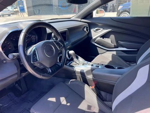 Used 2023 Chevrolet Camaro LT RWD image 10