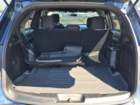 Used 2018 Ford Explorer XLT AWD/4WD image 8
