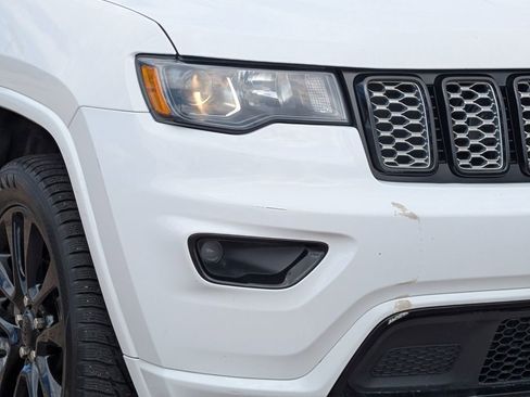 Used 2019 Jeep Grand Cherokee Altitude AWD/4WD image 8