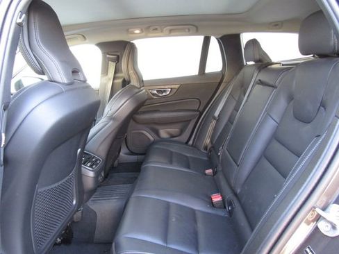 Used 2025 Volvo V60 B5 Cross Country Ultra w/ Protection Package Premier AWD/4WD image 15