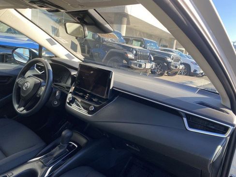 Used 2024 Toyota Corolla LE image 28