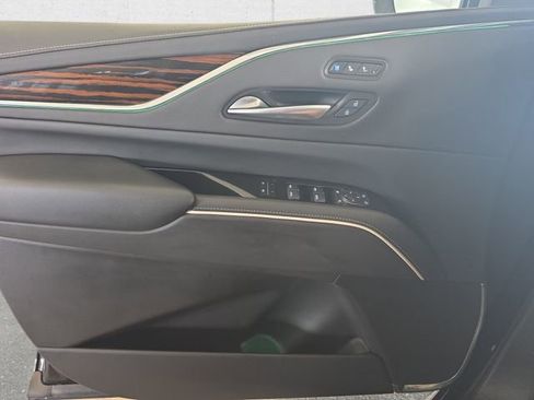 Certified 2024 Cadillac Escalade Premium Luxury AWD/4WD image 28
