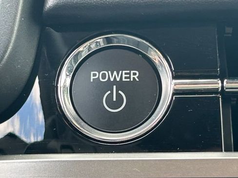 Used 2025 Mitsubishi Outlander 4WD Plug-In Hybrid image 20