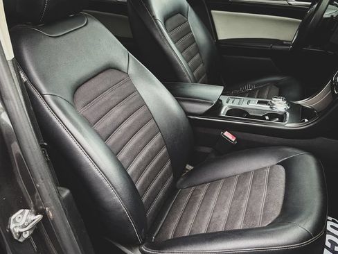 Used 2018 Ford Fusion SE w/ Fusion SE Technology Package FWD image 28
