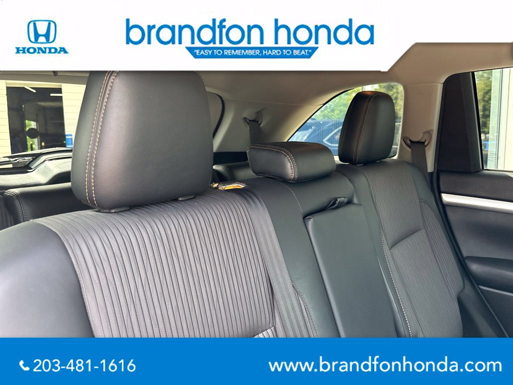 Used 2017 Toyota Highlander Plus AWD/4WD image 27