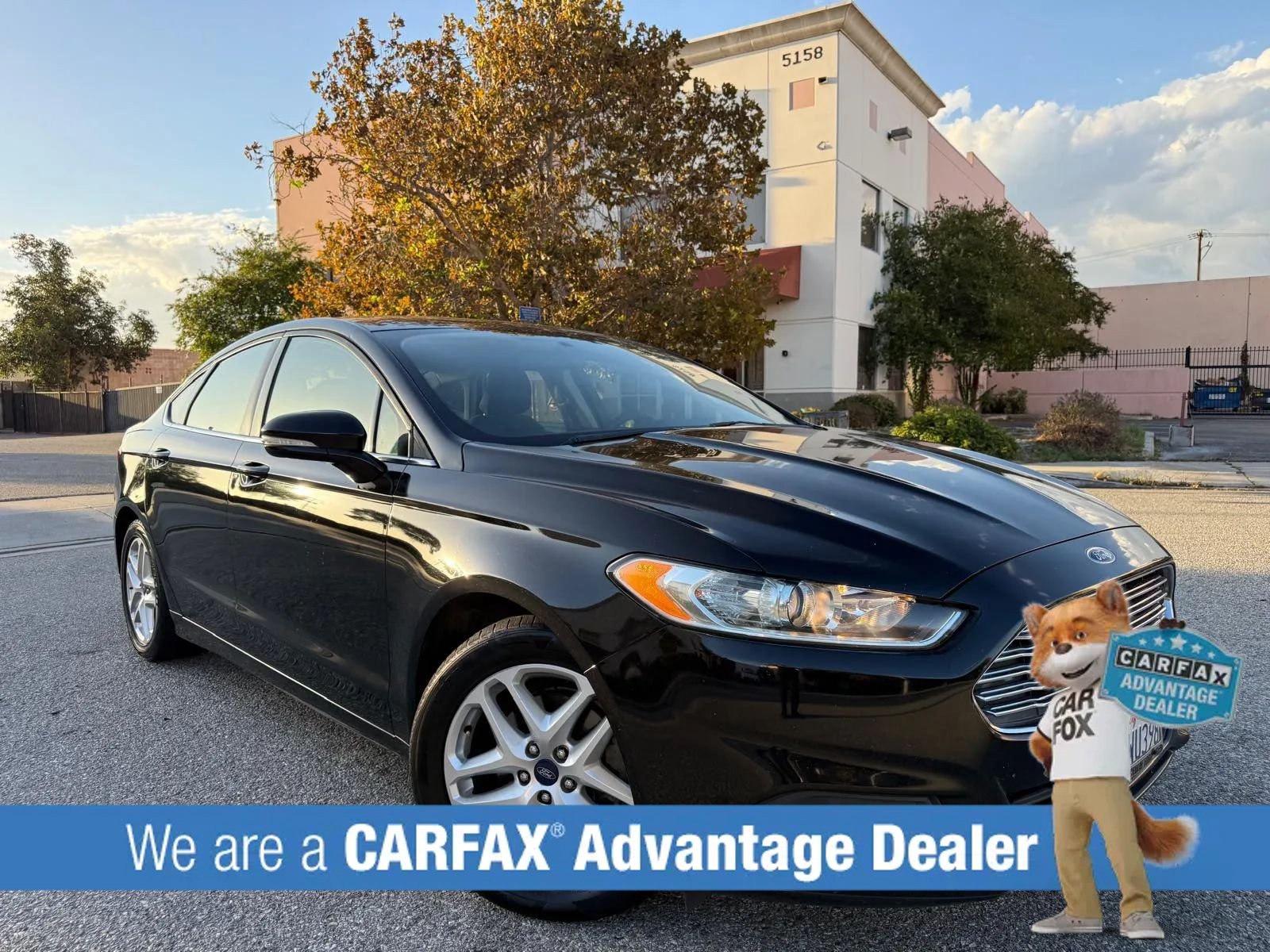 Used 2016 Ford Fusion SE FWD image 1