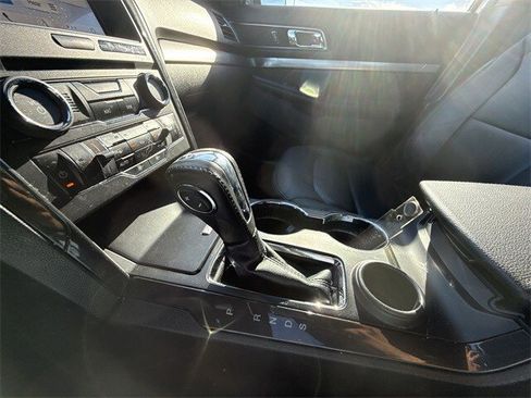 Used 2018 Ford Explorer XLT w/ Equipment Group 202A image 20