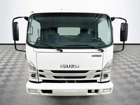 New 2026 Isuzu NPR RWD image 2