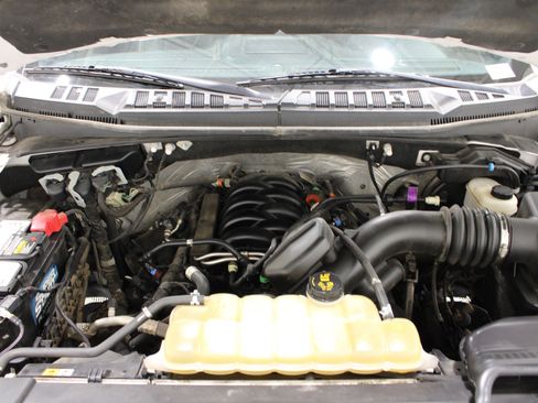 Used 2019 Ford F150 Platinum w/ Equipment Group 701A Luxury AWD/4WD image 38