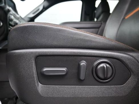 Used 2022 GMC Sierra 1500 AT4 w/ AT4 Preferred Package AWD/4WD image 11