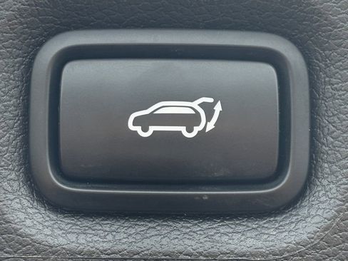 Used 2023 Hyundai Santa Fe SEL w/ Premium Package FWD image 11