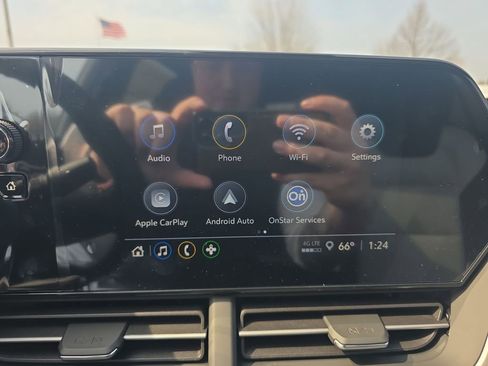 New 2026 Chevrolet Trax RS w/ Sunroof Package FWD image 19
