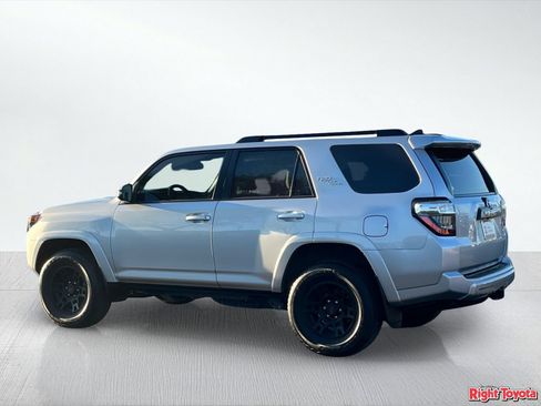 Certified 2024 Toyota 4Runner TRD Off-Road Premium AWD/4WD image 5
