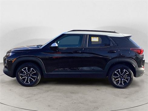 Used 2022 Chevrolet TrailBlazer ACTIV image 2