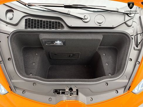 Used 2023 Lamborghini Huracan EVO AWD/4WD image 22