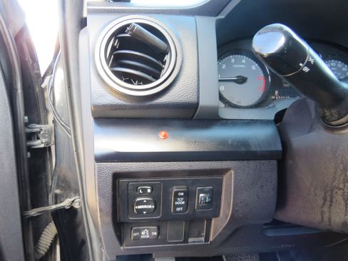 Used 2016 Toyota Tundra SR5 image 28