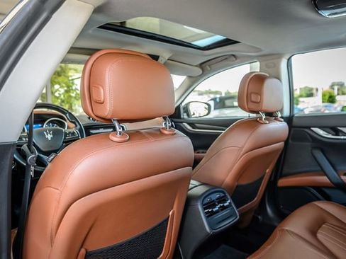 Used 2018 Maserati Ghibli RWD image 43