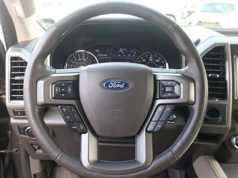 Used 2019 Ford Expedition XLT w/ Equipment Group 202A image 18
