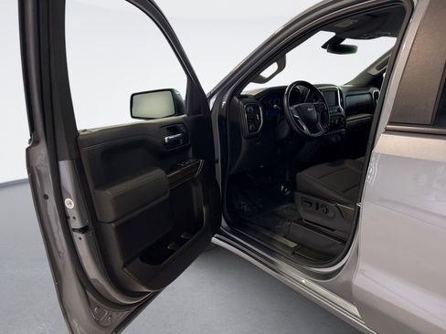 Used 2022 Chevrolet Silverado 1500 LT AWD/4WD image 9