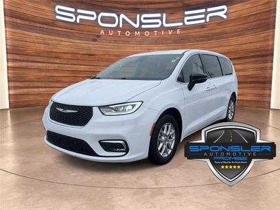 Used 2024 Chrysler Pacifica Touring-L
