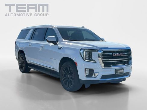 Used 2023 GMC Yukon XL SLT image 1
