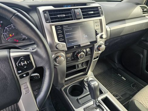 Used 2022 Toyota 4Runner SR5 AWD/4WD image 30