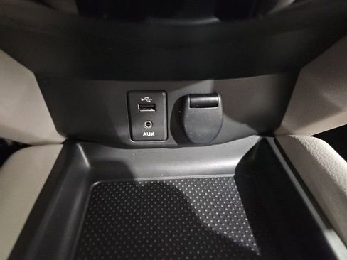 Used 2018 Nissan Rogue Sport SV w/ SV Technology Package image 24