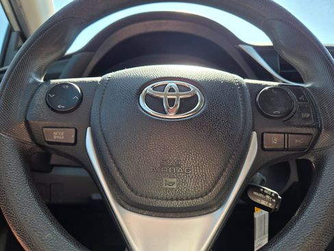 Used 2019 Toyota Corolla LE FWD image 17