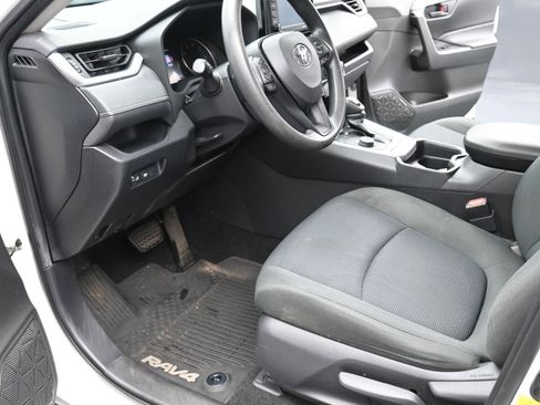 Used 2020 Toyota RAV4 LE w/ All Weather Liner Package AWD/4WD image 12