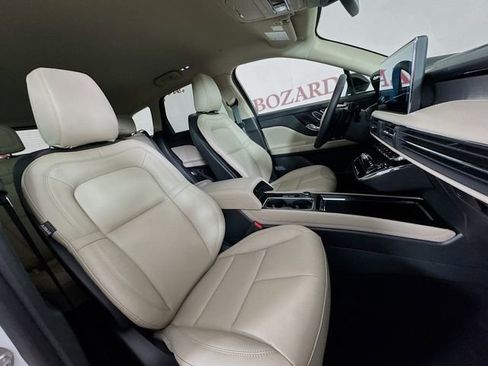 New 2026 Lincoln Corsair Premiere FWD image 29