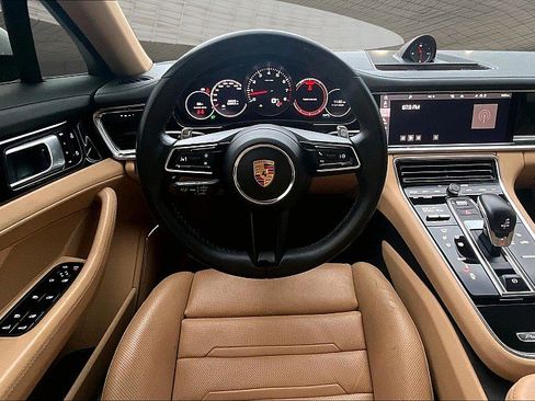 Used 2021 Porsche Panamera RWD image 4